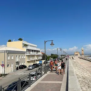 https://villa-amare.hotelinveneto.com