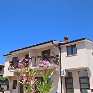 https://solaria-apartments-porec.in-istria.net