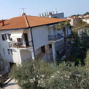 https://apartments-helena-umag.in-istria.net
