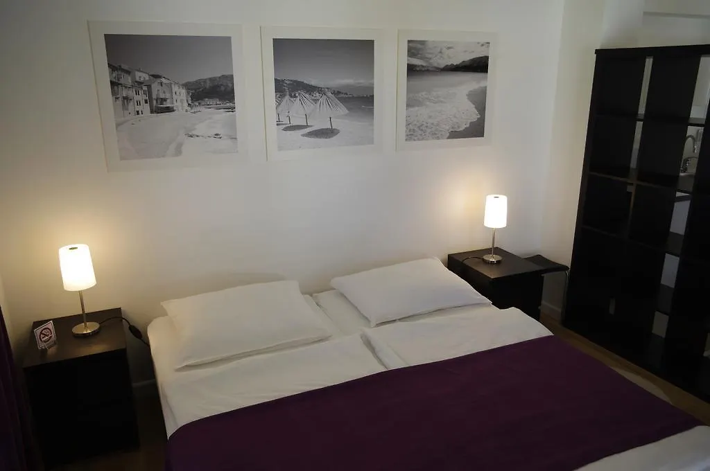 Apartments Santis10 باشْكا